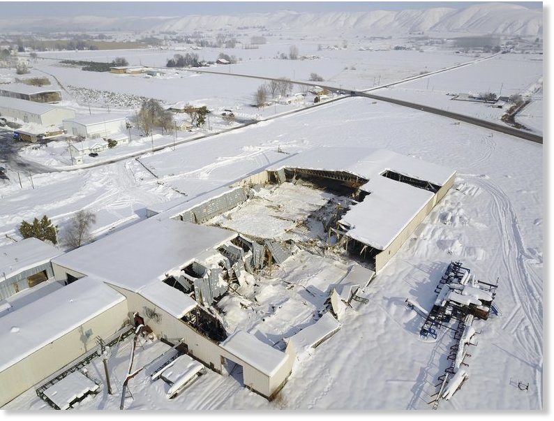 Heavy snowfall in Oregon, Idaho, Alaska is collapsing buildings