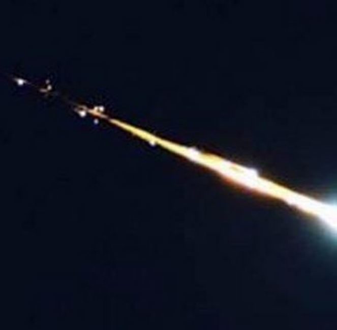 Bright Meteor Fireball Streaks Over Southern California Skies -- Fire 