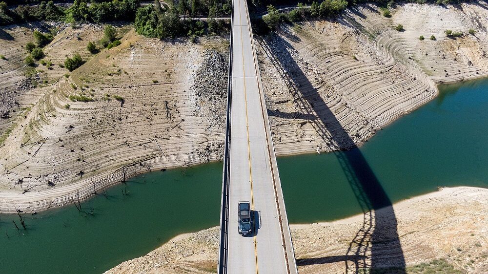 Enterprise Bridge over Lake Oroville's dry banks