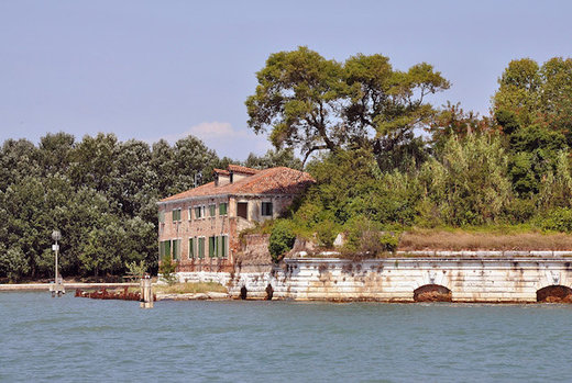 Isle of madness: Poveglia and the Ghosts of its victims -- High ...