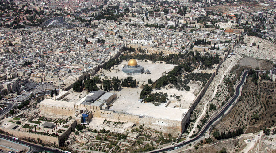 Israelis desecrate Muslim gravestones in E. Jerusalem, Palestinians ...