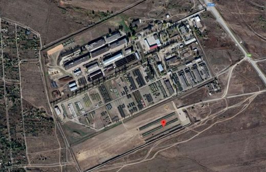 Latest satellite images shows hundreds of Russian tanks amassing on ...