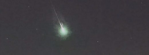 Bright green meteor fireball streaks over northern Germany -- Fire in ...