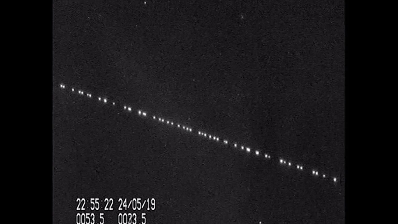 An astronomer in the Netherlands captured the Starlink train