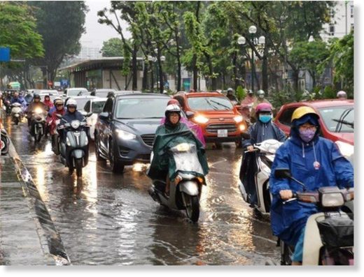 Heavy rain, flash floods kill 3 in Vietnam -- Earth Changes -- Sott.net