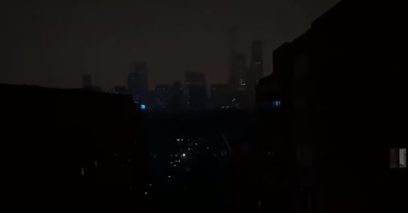 Skies over Beijing, China plunge into darkness following huge ...
