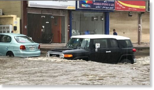 Flooding and severe hailstorm hits the city of Khamis Mushait, Saudi ...