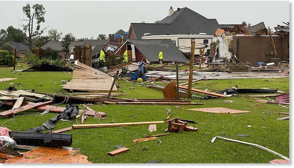 One hurt, dozens of homes damaged as storms roll across Texas ...