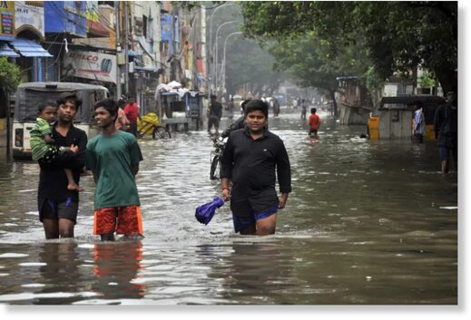 Chennai In India Grapples With Floods Again: Schools Closed, Traffic ...