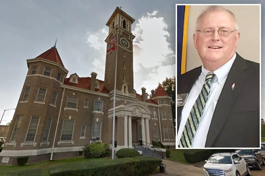 Former Arkansas Judge Arrested For Allegedly Soliciting Sex From Defendants Girlfriend