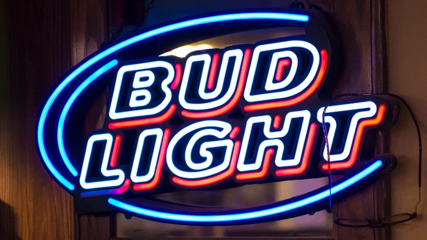 bud light logo neon