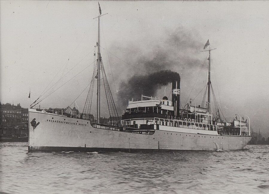 The steamer 'Ober-Burgomaster Haken' ('philosophical steamer').