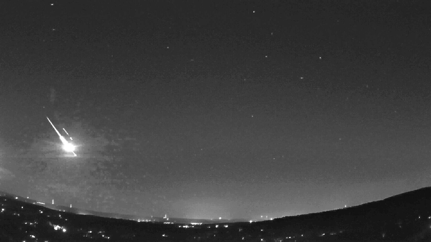 meteor-fireball-over-new-york-and-other-nearby-states-on-june-16-fire