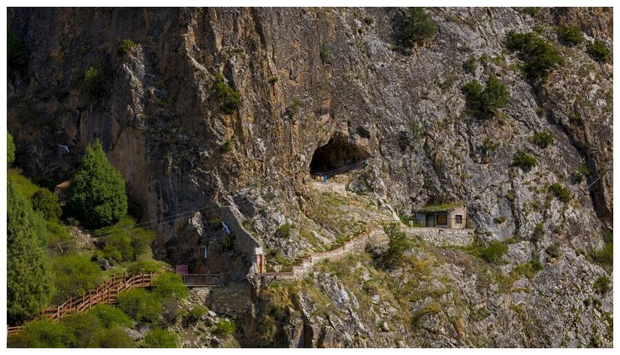 Entrance to Baishiya Karst Cave.