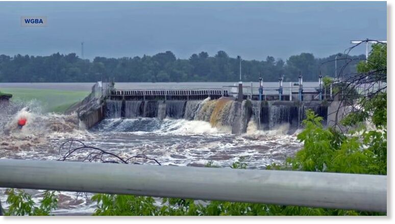 Manawa dam failure, Little Wolf River area floods in Wisconsin amid ...