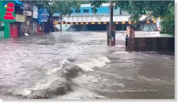 Mumbai rains: Andheri, Kurla submerged in water following heavy rains.