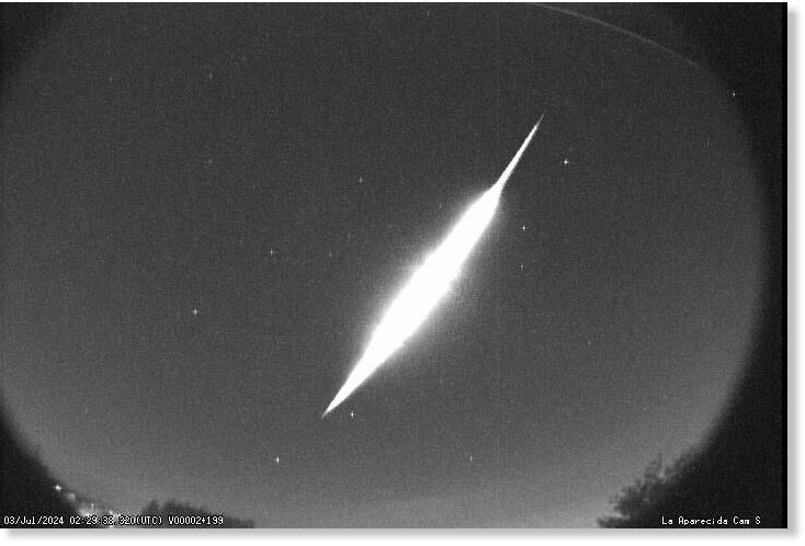 Dazzling dawn: Fireball lights up Orihuela's sky.