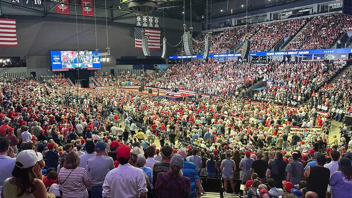 Trump back on campaign trail, holds massive Michigan rally with VP pick ...