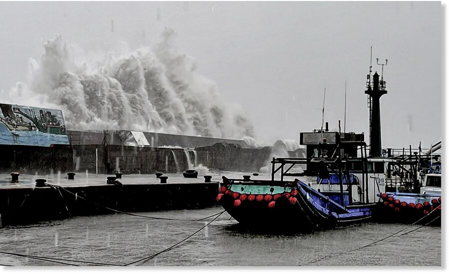 At Least 3 Killed In Taiwan As Super Typhoon Kong-rey Makes Landfall ...