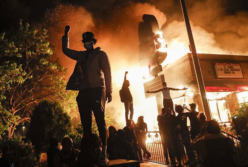 protest minneapolis burning arby's