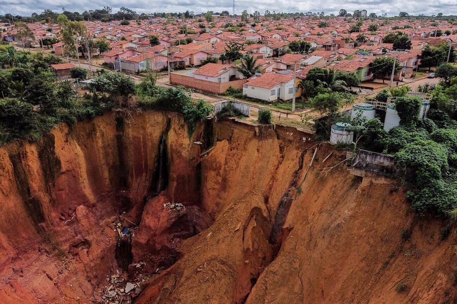 Emergency declared after huge sinkholes appear in Buriticupu, Brazilian ...