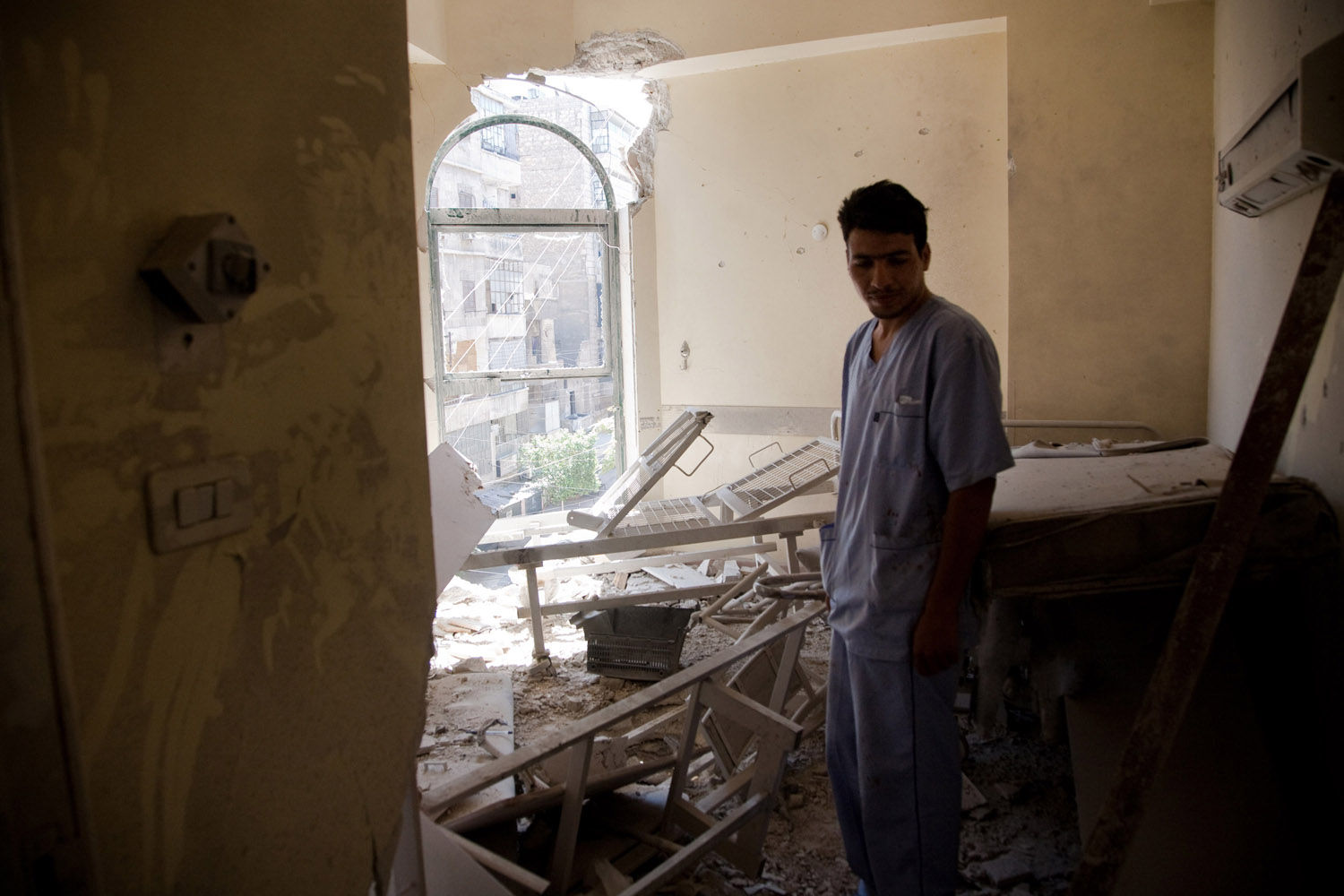 The Suffering of Syrians - A Photo Essay of Aleppo Hospitals -- Society ...